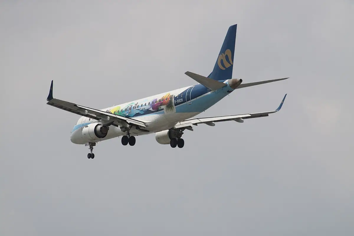 華信航空